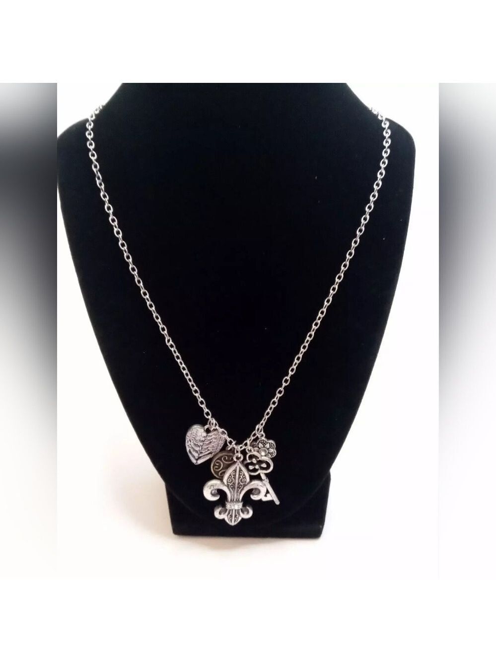 American Eagle Outfitters Fleur de lis Silver Tone Necklace